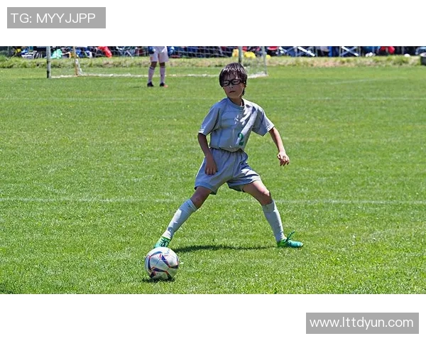 足球巨星精彩瞬间集锦全景视频展示尽享足球魅力与激情 足球巨星精彩瞬间集锦全景视频展示尽享足球魅力与激情