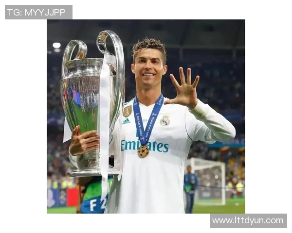 足球明星C罗新春祝福图片分享喜迎兔年共庆佳节 足球明星C罗新春祝福图片分享喜迎兔年共庆佳节